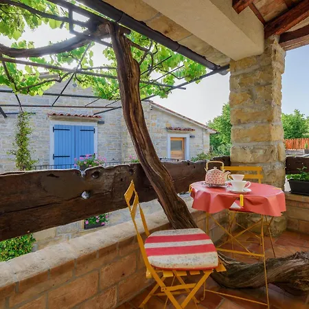 Awesome In With Kitchen Apartment *
